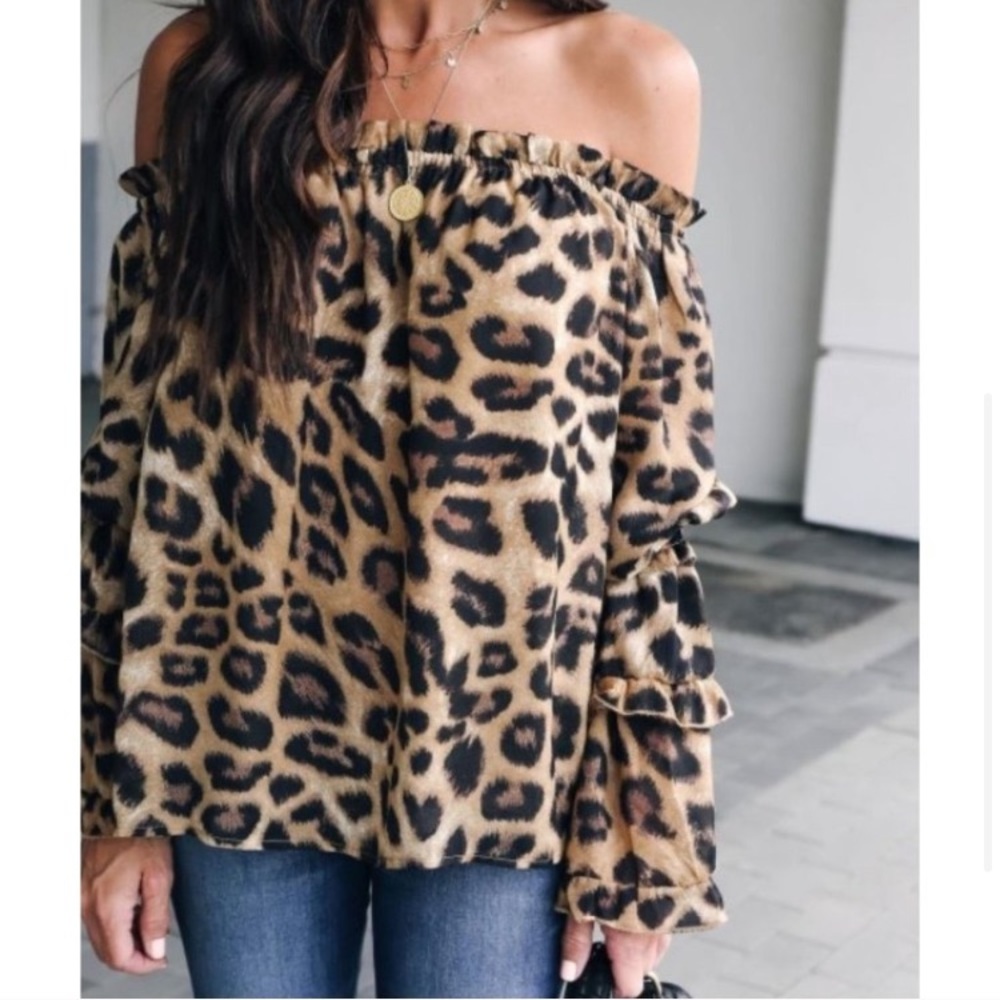 Leopard print off the shoulder long sleeve top